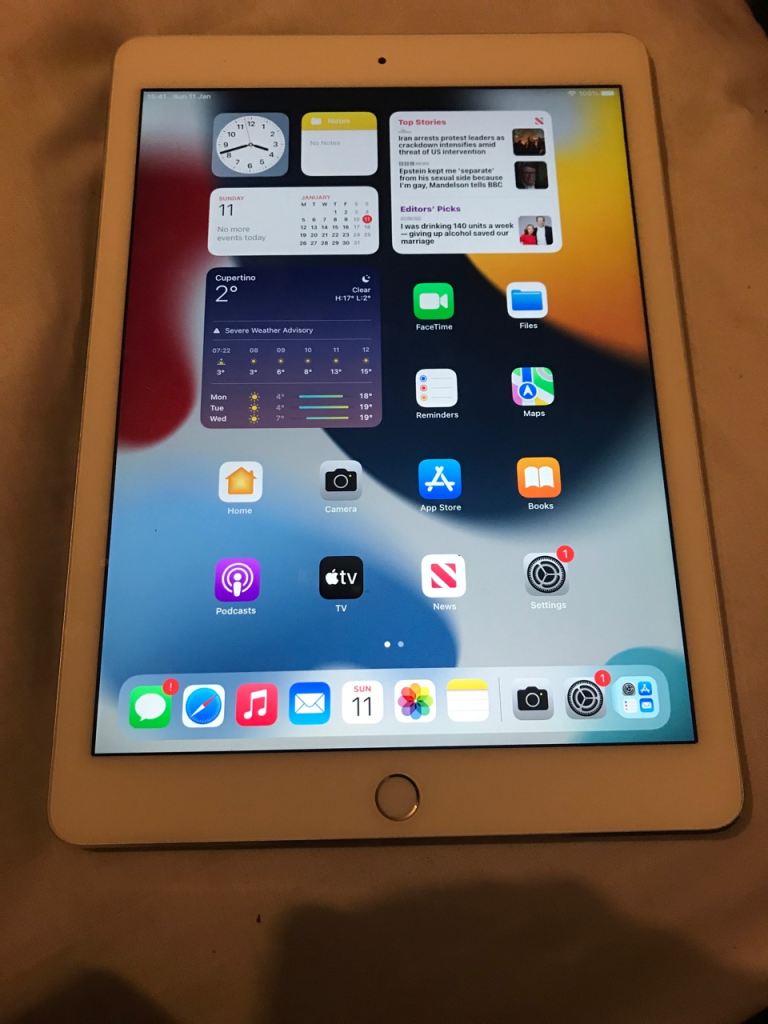 Apple iPad Air 2nd generation 16gb fully works looks new 