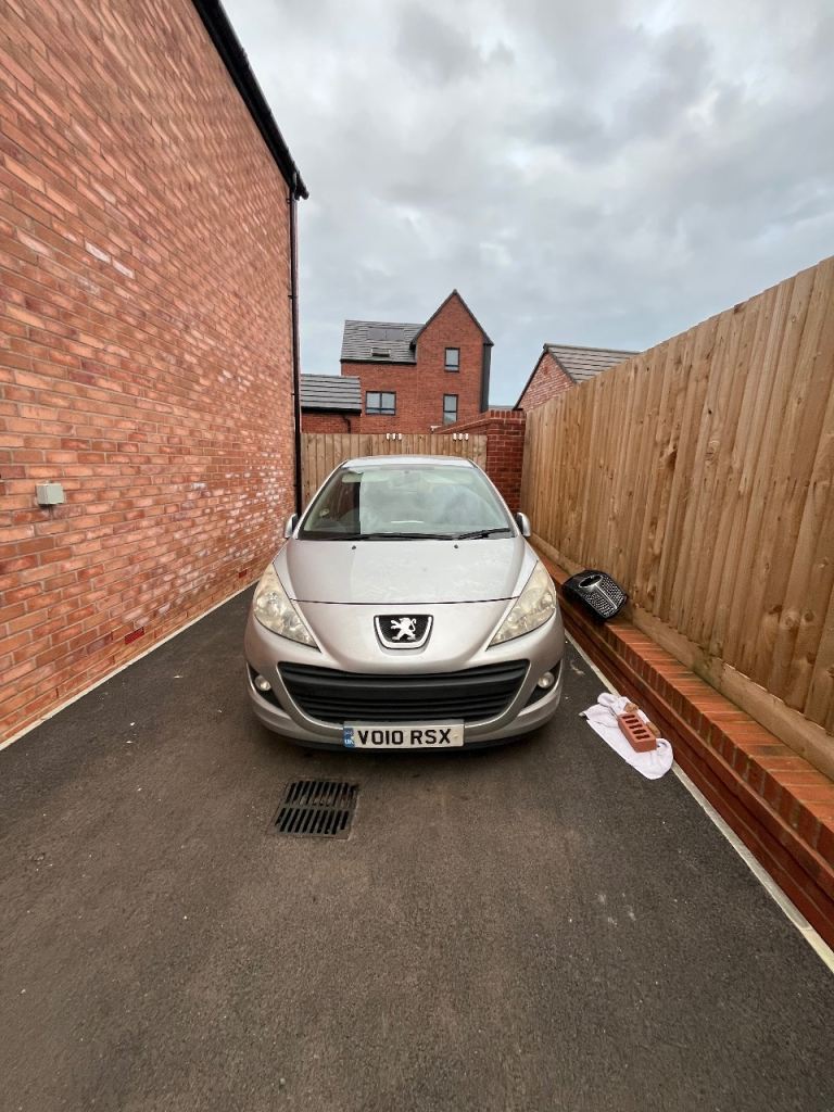 Peugeot, 207, Hatchback, 2010, Manual, 1360 (cc), 3 doors