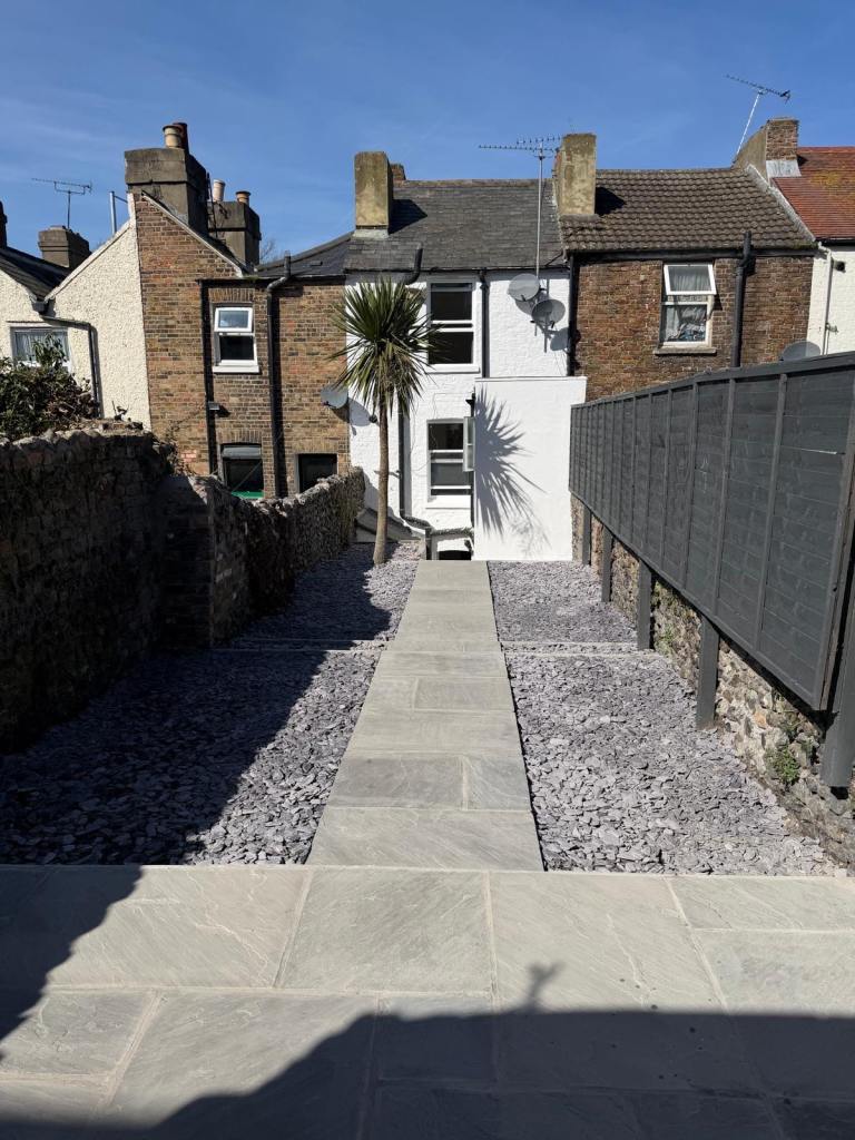 3 bedroom, 2 receptions available now from private landlord 