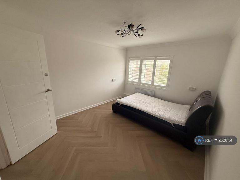 2 bedroom flat in Highbrook Close, Brighton, BN2 (2 bed) (#2628161)