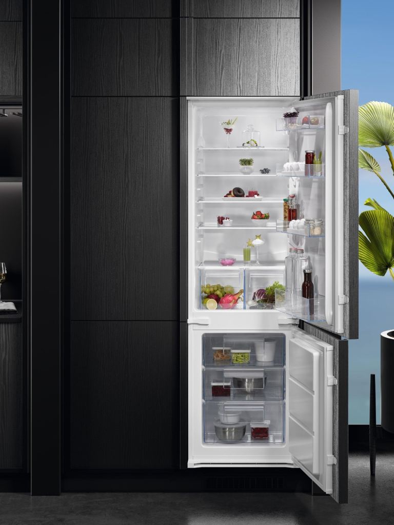 AEG Integrated Fridge Freezer 