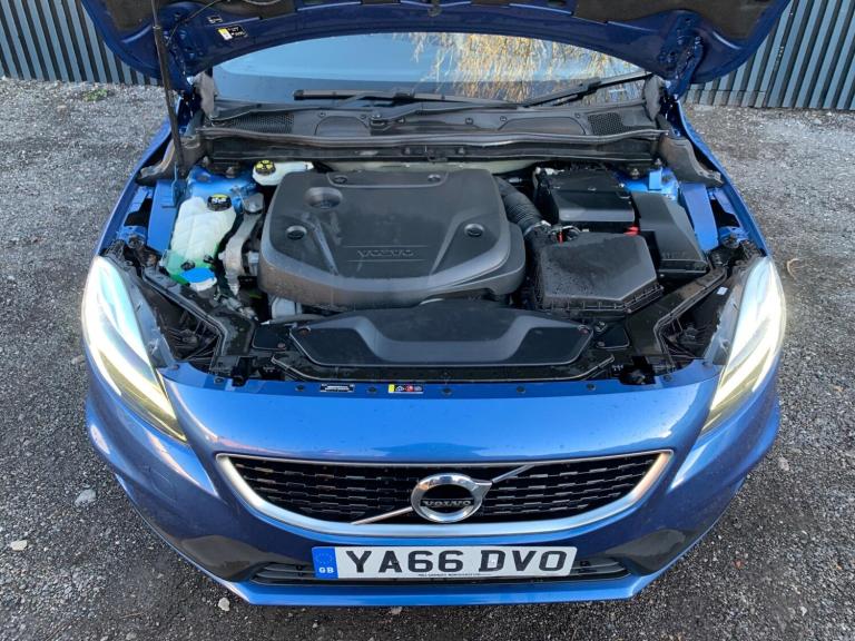 2016 Volvo V40 D2 [120] R DESIGN Nav Plus 5dr HATCHBACK DIESEL Manual
