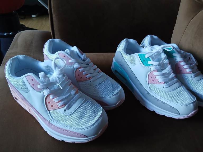 Womans trainers 7