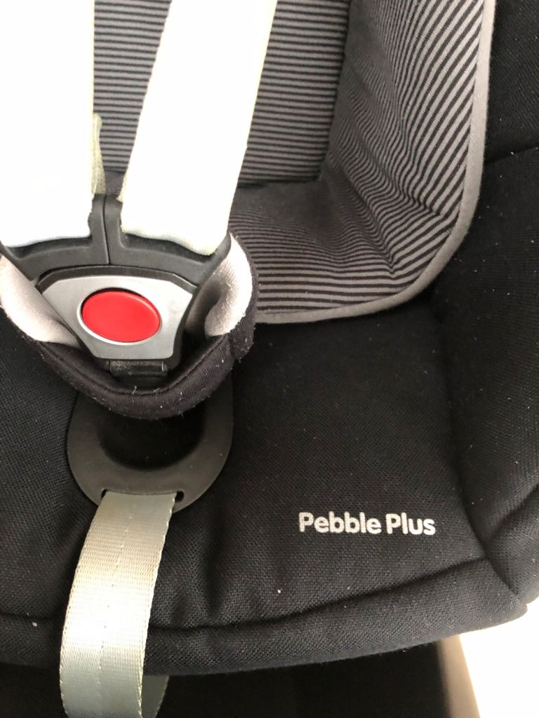 Maxi Cosi Pebble Plus Car Seat with ISO fix 2 way fix base.