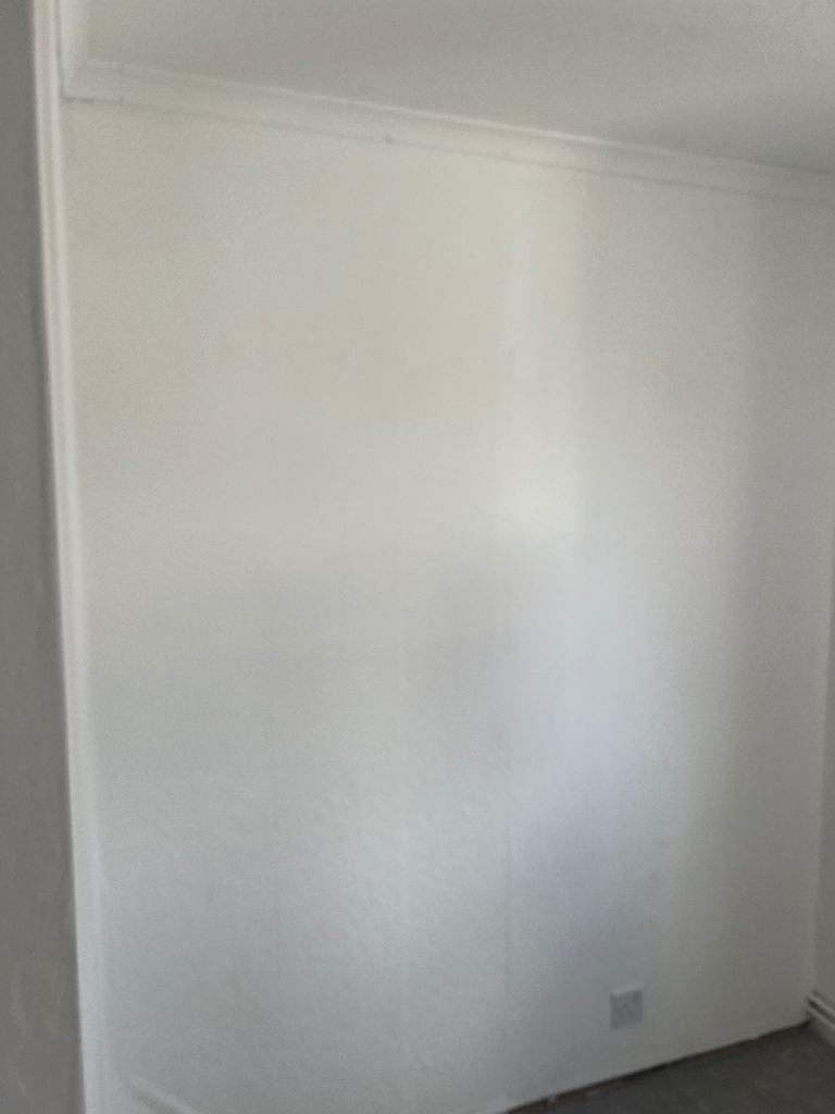 Single room to rent in house share 