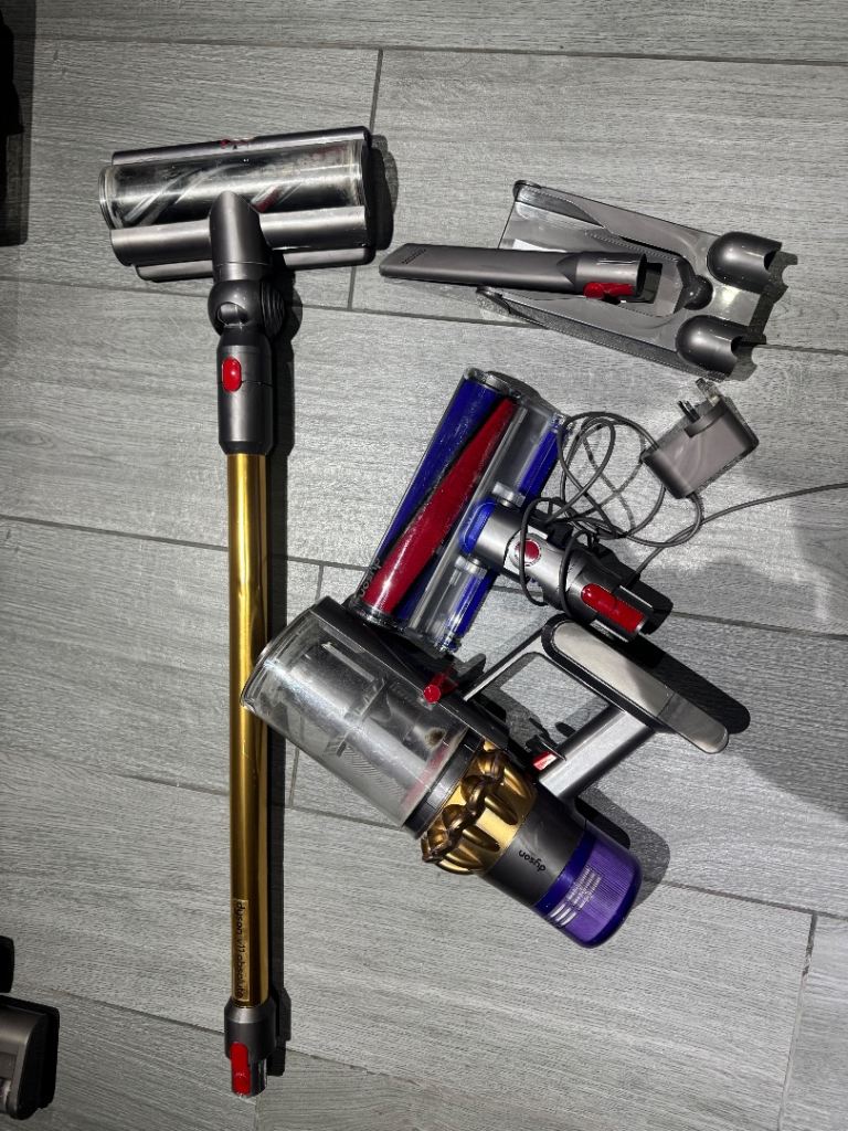 image for Dyson v11 £70 ono