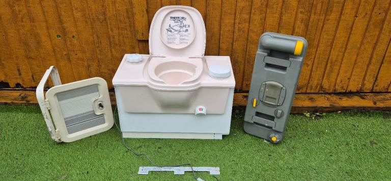 THETFORD PORTA POTTI toilet for camper caravan motorhome boat - cassette and 12V flush.