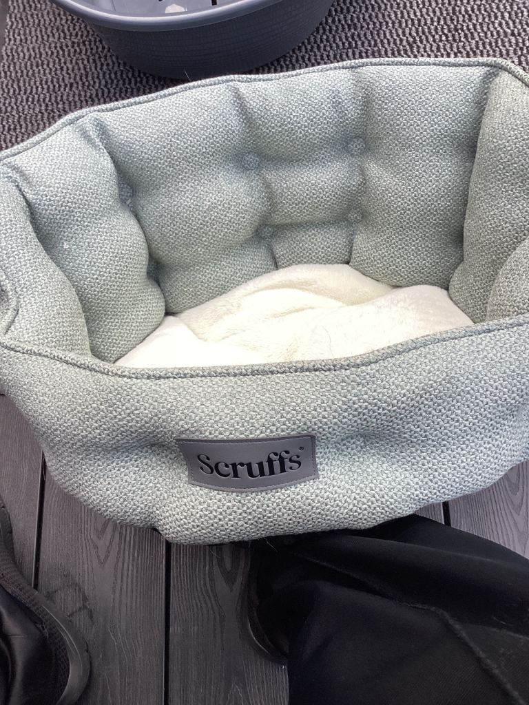 Brand new unused Small cat/ puppy bed by Scruffs also  small hard plastic bed £20 for both