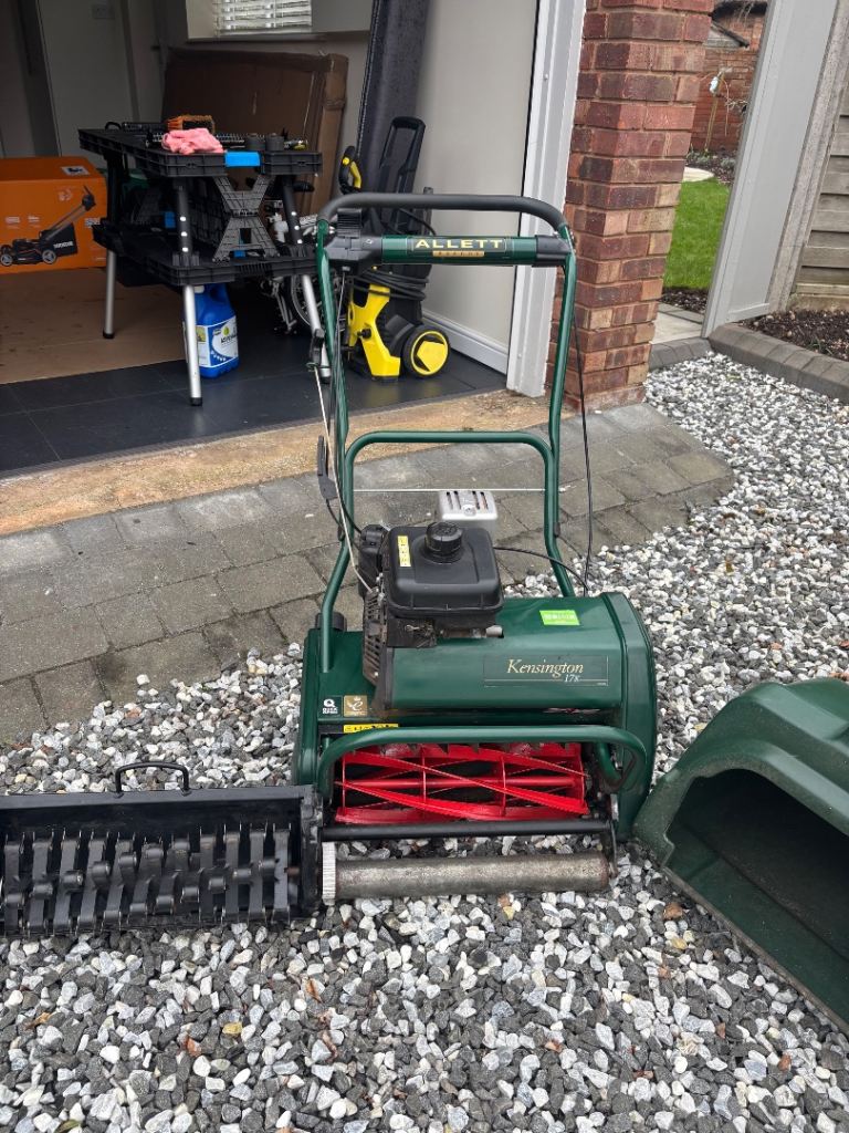 Allett Kensington 17inch petrol mower and scarifier cartridge