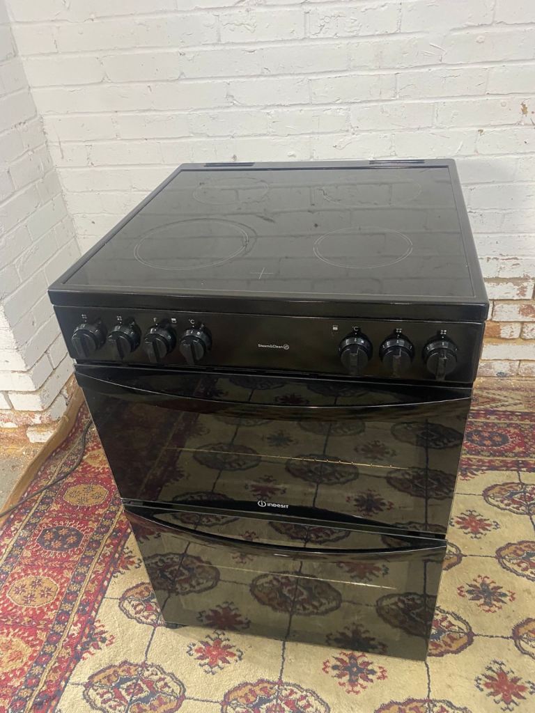 ✅🚐Beautiful Indesit Black 60CM Electric Ceramic Cooker 
