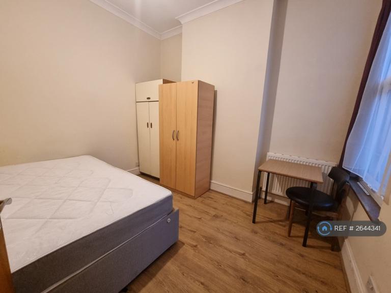 4 bedroom house in Sylvan Avenue, London, N22 (4 bed) (#2644341)