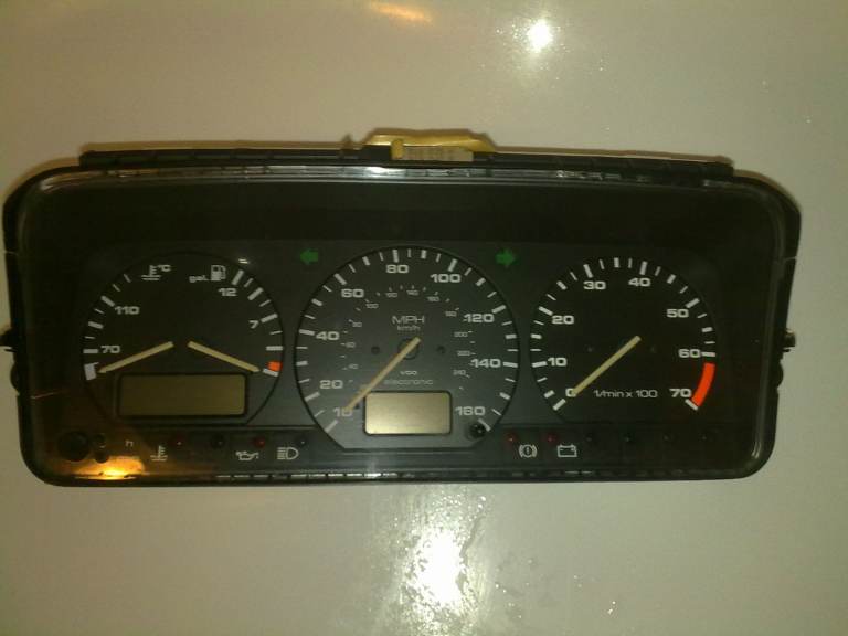 VW Volkswagen Corrado Instrument Cluster / Clocks