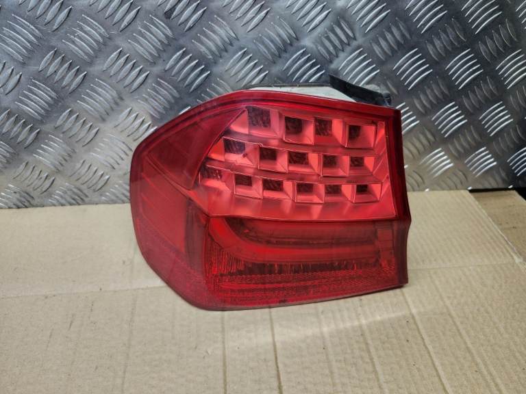  Brandnew never used sealed BMW E90 rear Light Near Side light