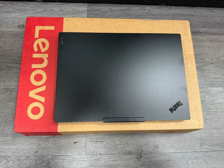 LENOVO THINKPAD E14 - INTEL CORE ULTRA CPU - 32GB RAM - 500GB SSD - WIN 11