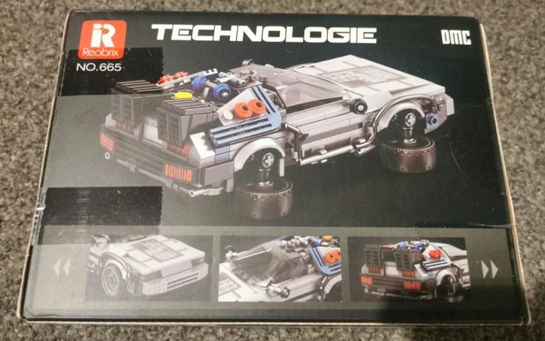 Lego DeLorean Time Machine (Never opened)