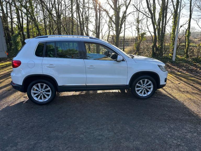 2012 Volkswagen Tiguan 2.0 TDi BlueMotion Tech SE 5dr [2WD] ESTATE Diesel Manual