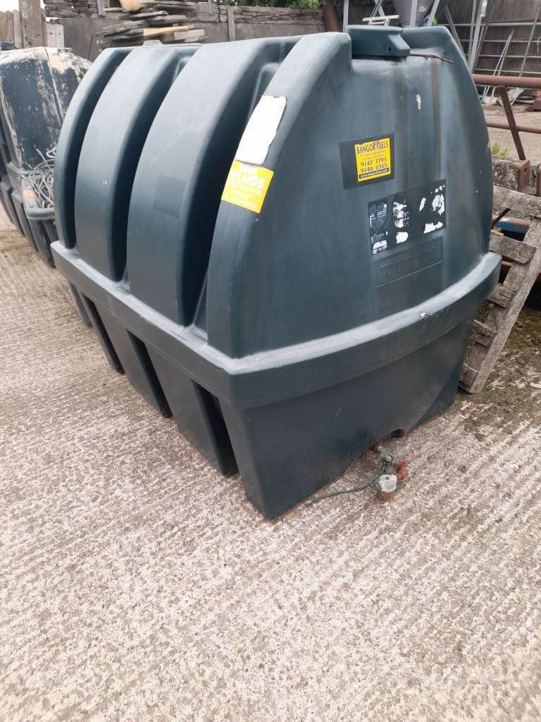 Oil tank
