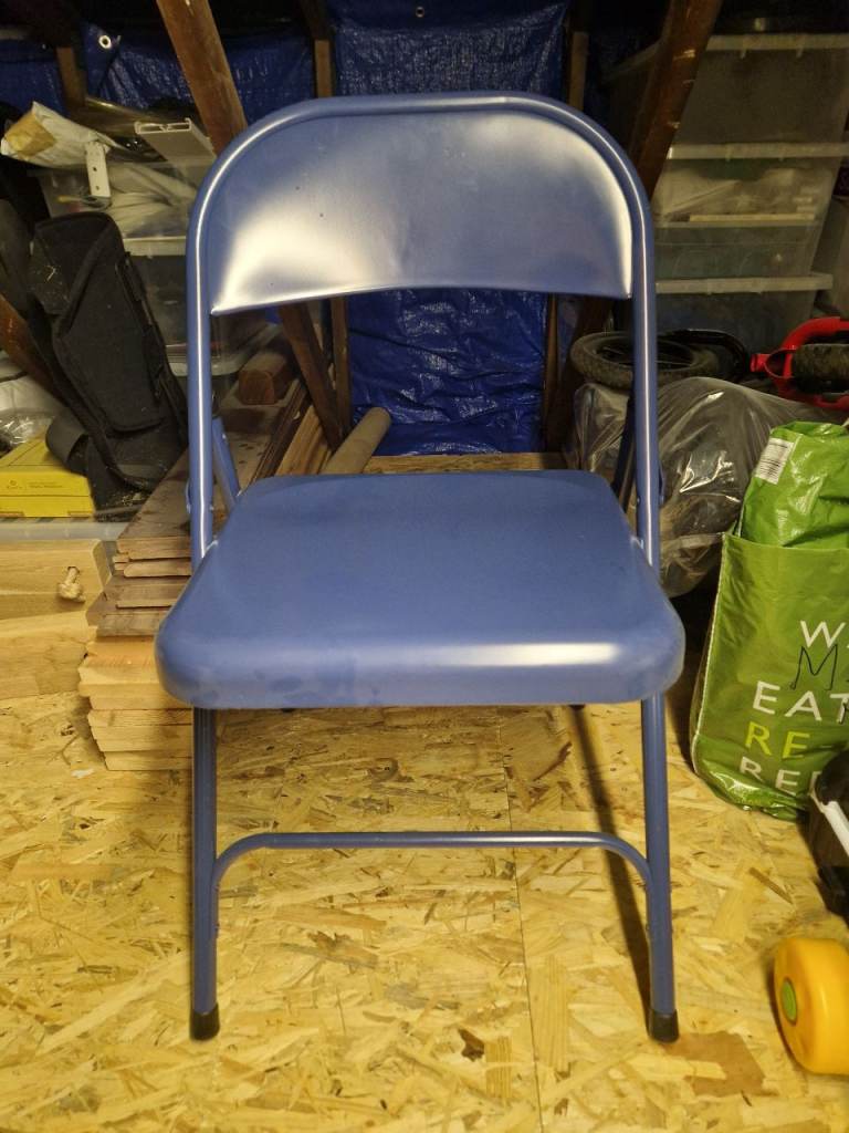 Set of 2 Blue Metal Folding Chairs - As good as new