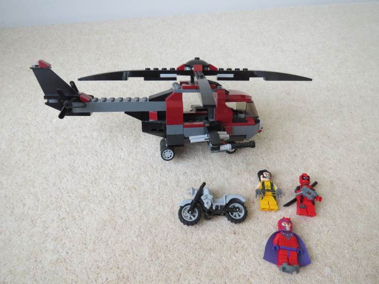 LEGO 6866 WOLVERINE'S CHOPPER SHOWDOWN NO MANUAL & NO BOX