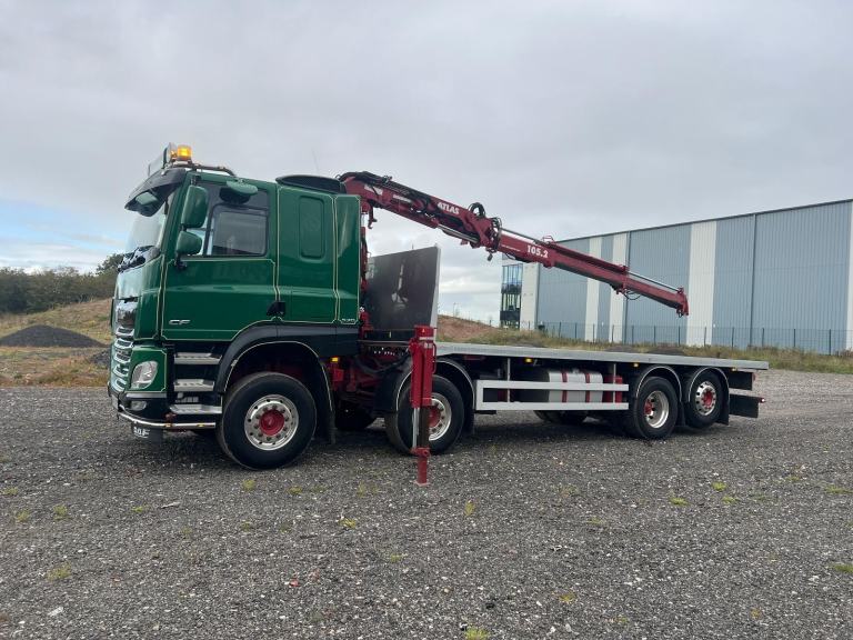 DAF TRUCKS CF 530 8X2 FLAT WITH ATLAS CRANE