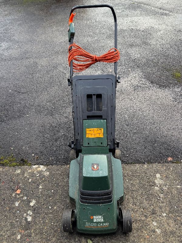 Black & Decker GR360 lawnmower