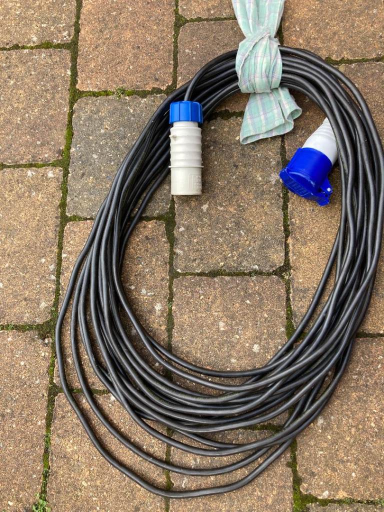 Caravan mains connecting lead fully adjustable
