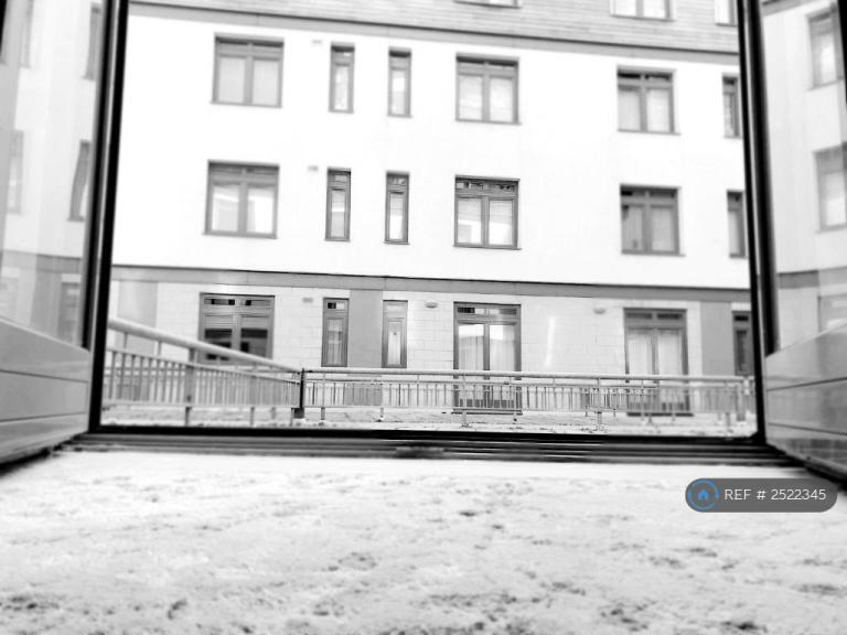 2 bedroom flat in Upper Marshall Street, Birmingham, B1 (2 bed) (#2522345)