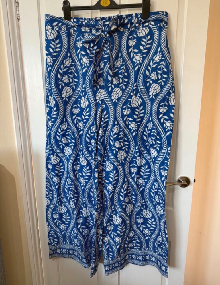 Women’s wide leg trousers size XL