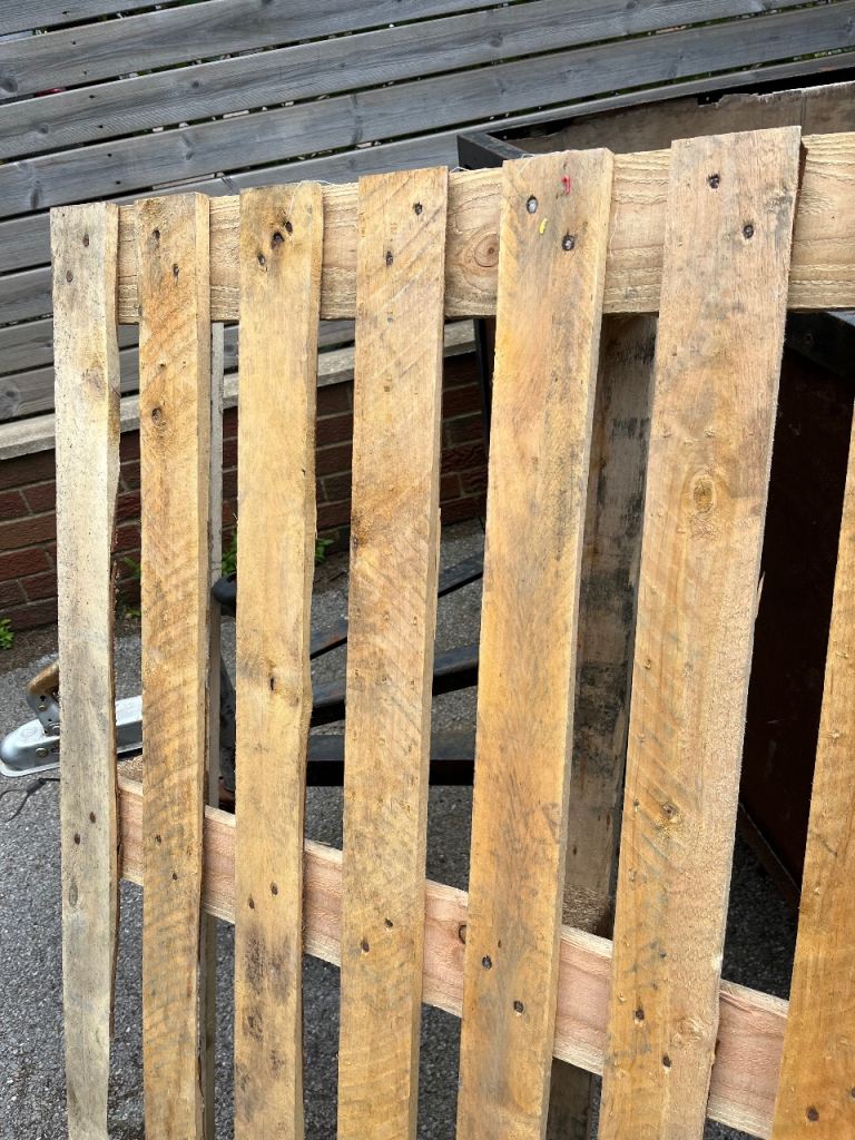 Wood pallet