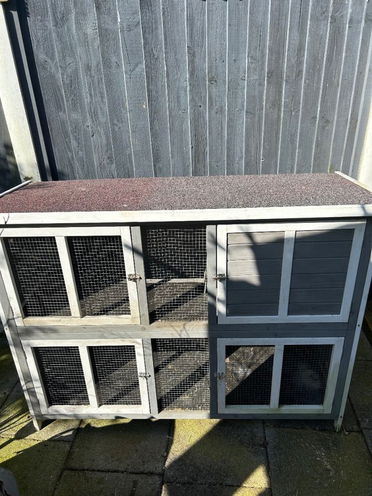 Rabbit hutch