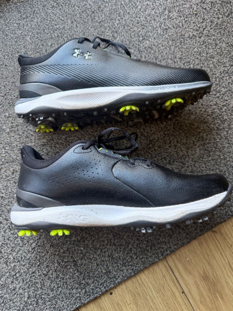 Men’s Under Armour spiked golf shoes 9