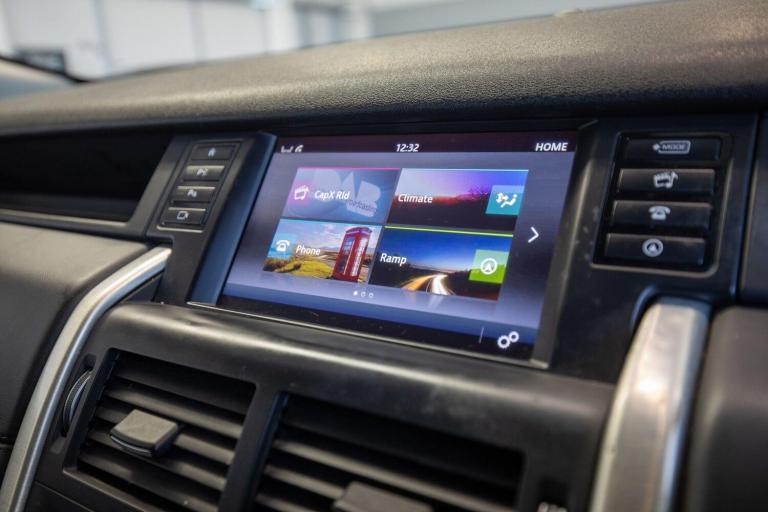 2016 Land Rover Discovery Sport 2.0 TD4 HSE Luxury SUV 5dr Diesel Auto 4WD Euro 6 (s/s) (180 ps) ...