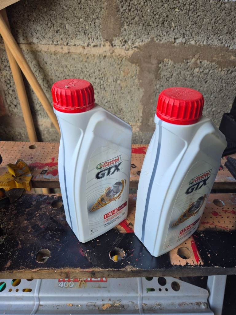 Engine oil Castrol GTX SAE 15W40 