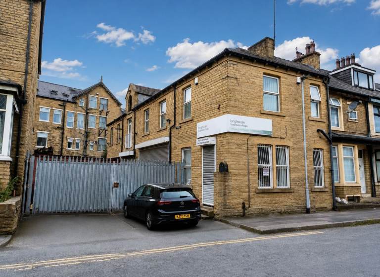 Commercial Unit Premises to Let - Suit Online Trader 