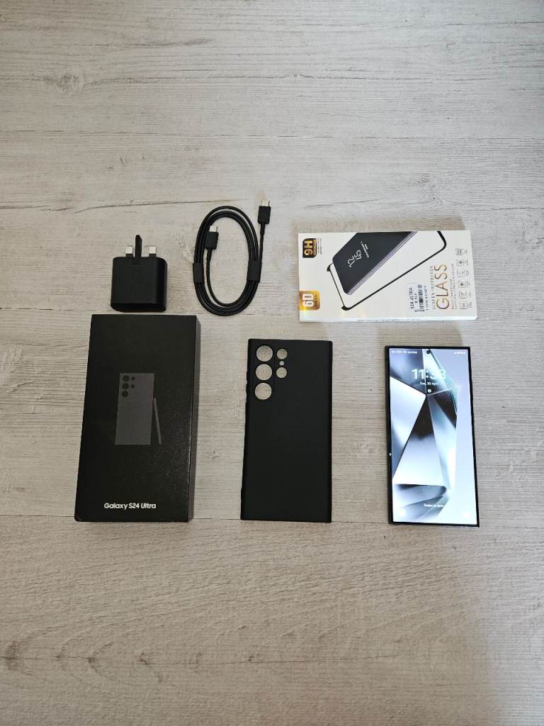 Samsung S24 Ultra 5G Bundle 1 Terabyte Unlocked Black Warranty 