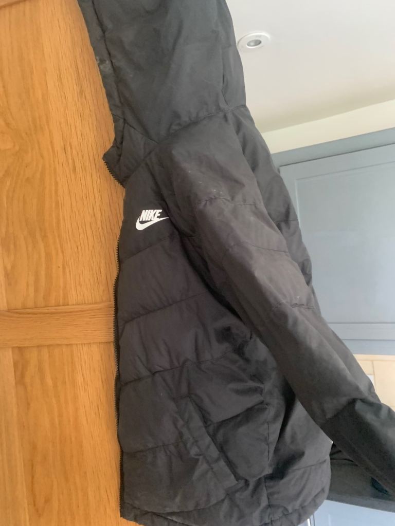 Nike Black Puffer Jacket with Hood – Good Condition
