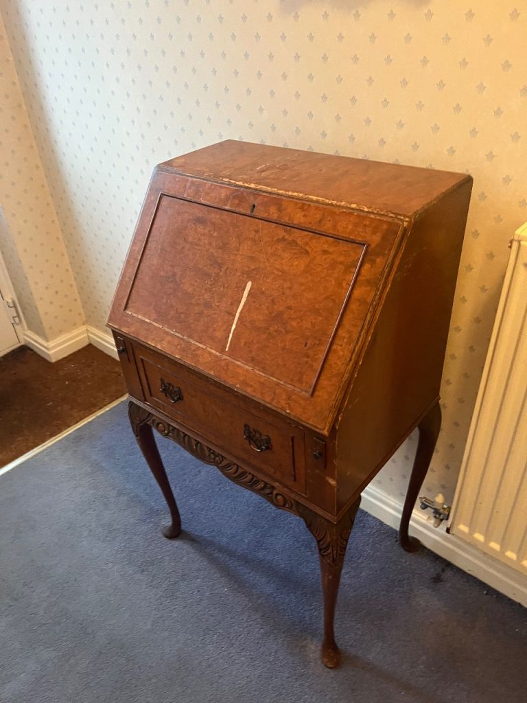 Good Condition Antique Style Wood Bureau / Writing Desk