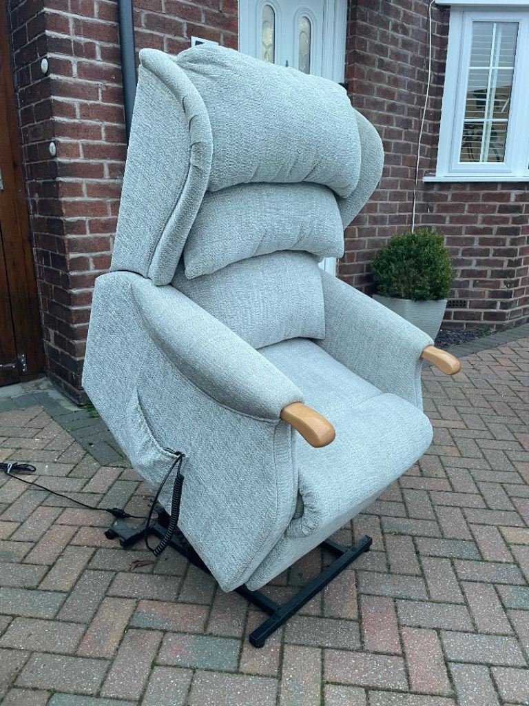 HSL riser recliner tilt mobility chair single seater sofa(free delivery 🚚🚚🚚)