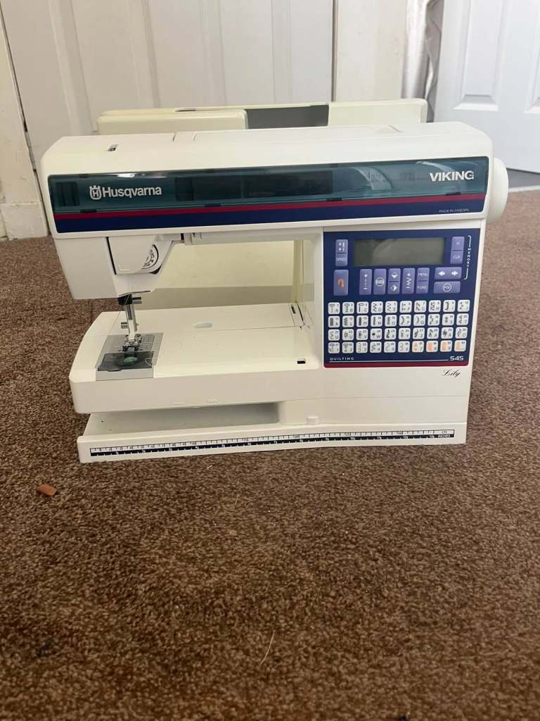Husqvarna Viking Lily 545 Sewing Machine with Accessories