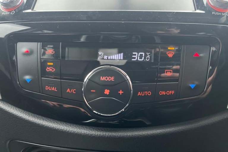 2019 Nissan Navara Double Cab Pick Up N-Guard 2.3dCi 190 TT 4WD Auto PICK UP DIESEL Automatic