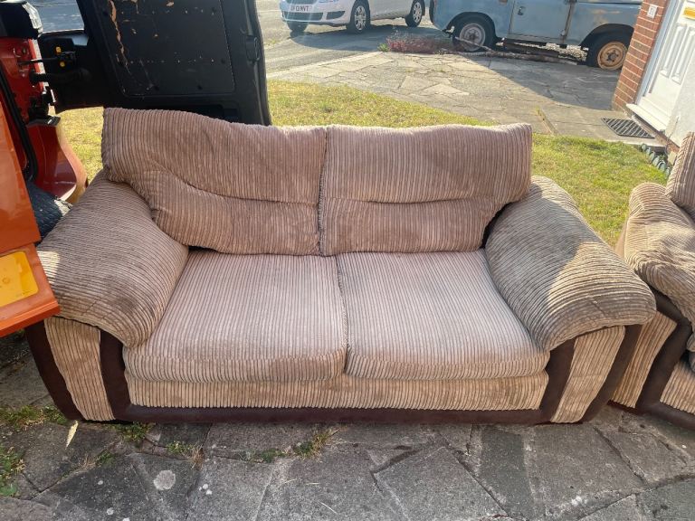 Comfortable Beige Fabric Sofa – Good Condition
