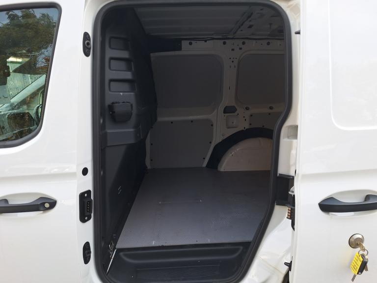 VOLKSWAGEN CADDY 2.0 TDI C20 Commerce Plus White Manual Diesel 2022