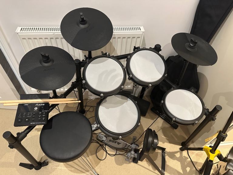 Alesis Nitro Mesh Kit Electronic Drum Kit – Good Condition