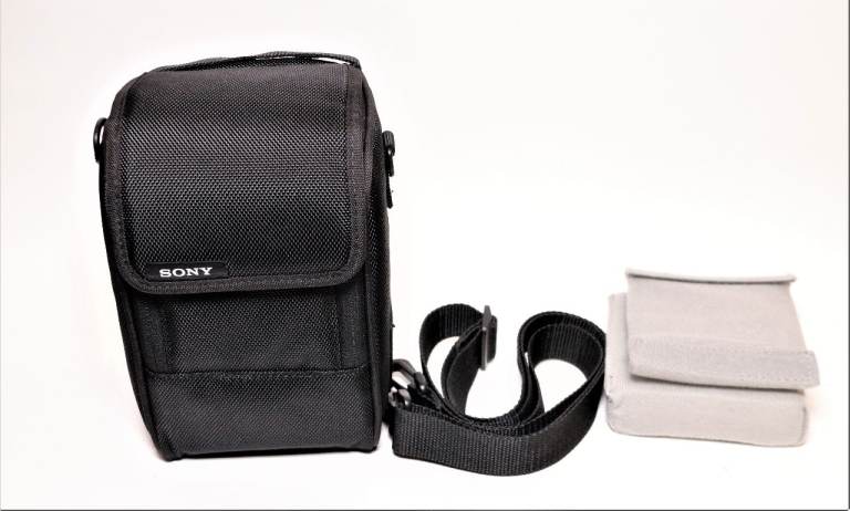 Sony LCS-FEA1 Black Case for versatile in excellent condition