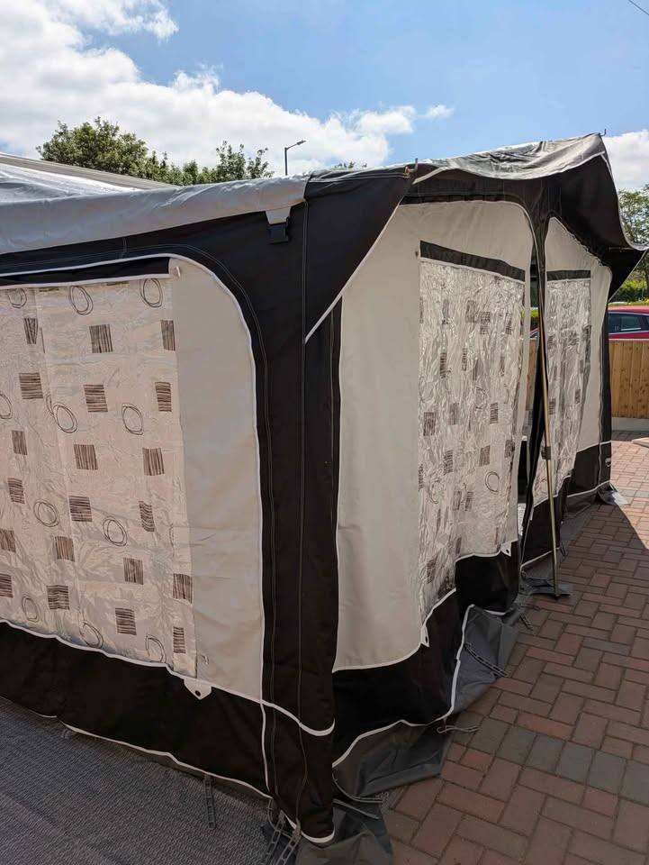 Camptech Cayman Full Caravan Awning Size 9 850-875cm + Carpet & Curtains VGC