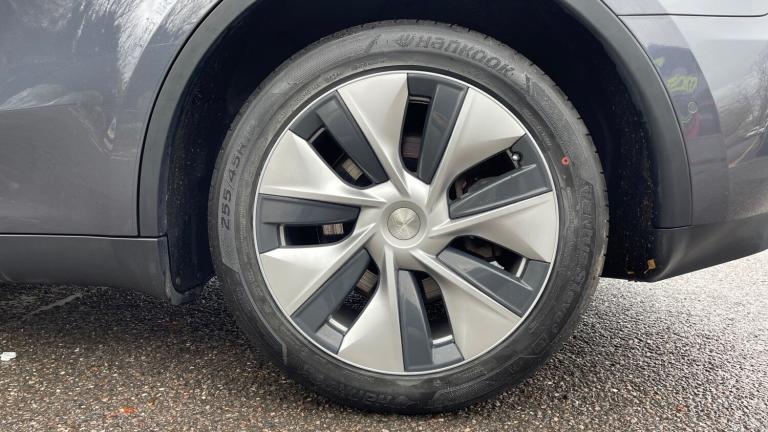 2022 Tesla Model Y Long Range AWD 5dr Auto Electric