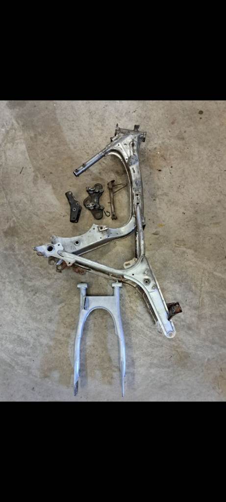 Honda cb 250 superdream frame