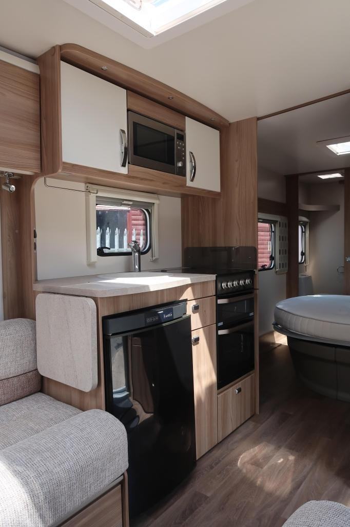 2017 SWIFT Astbury Major 4SB 