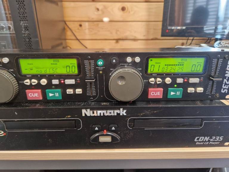 Daul cd player and mixer