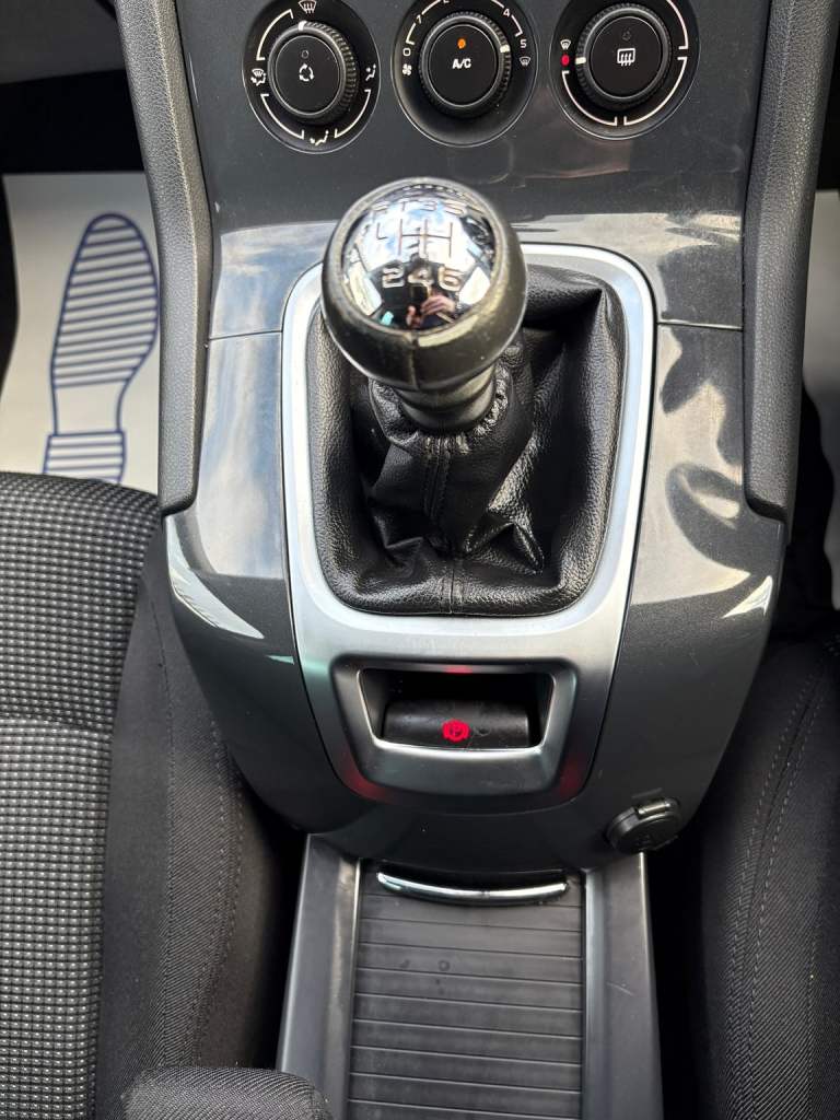 2011 Peugeot 5008 1.6 HDI FAP 112 Family Estate Diesel Manual